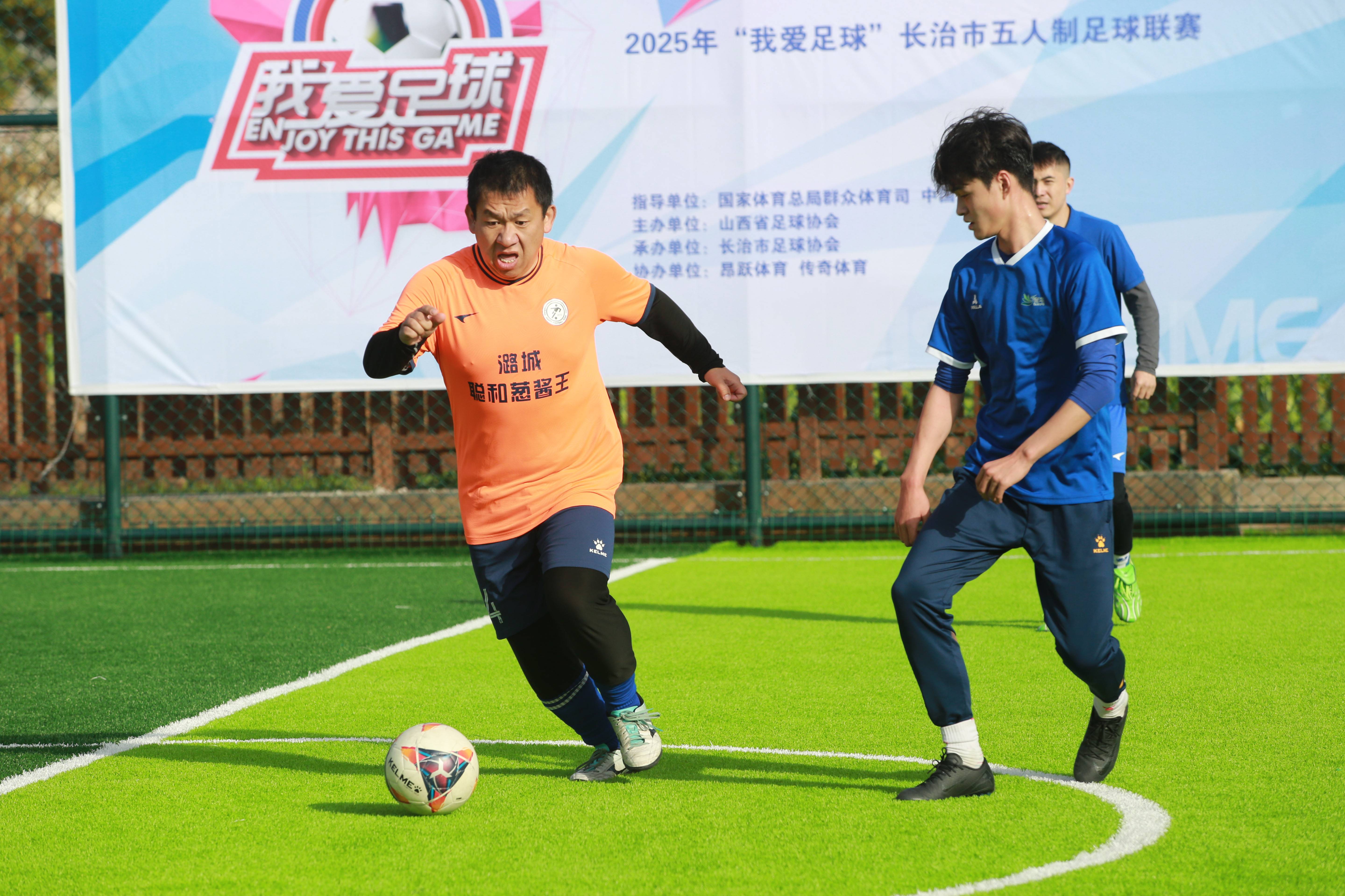 国内足球联赛景气提升，球员状态亮眼的简单介绍